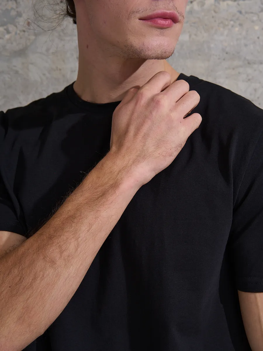 Футболка однотонная черная